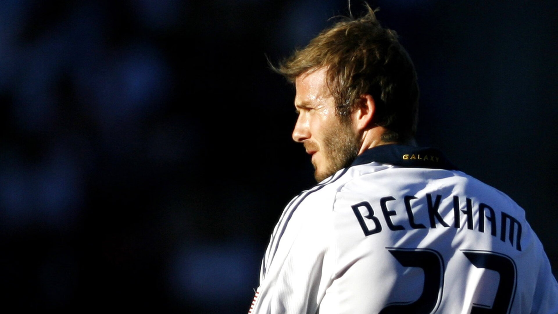 中场休息观察:球队调整策略的秘密,球员中场休息都在干嘛